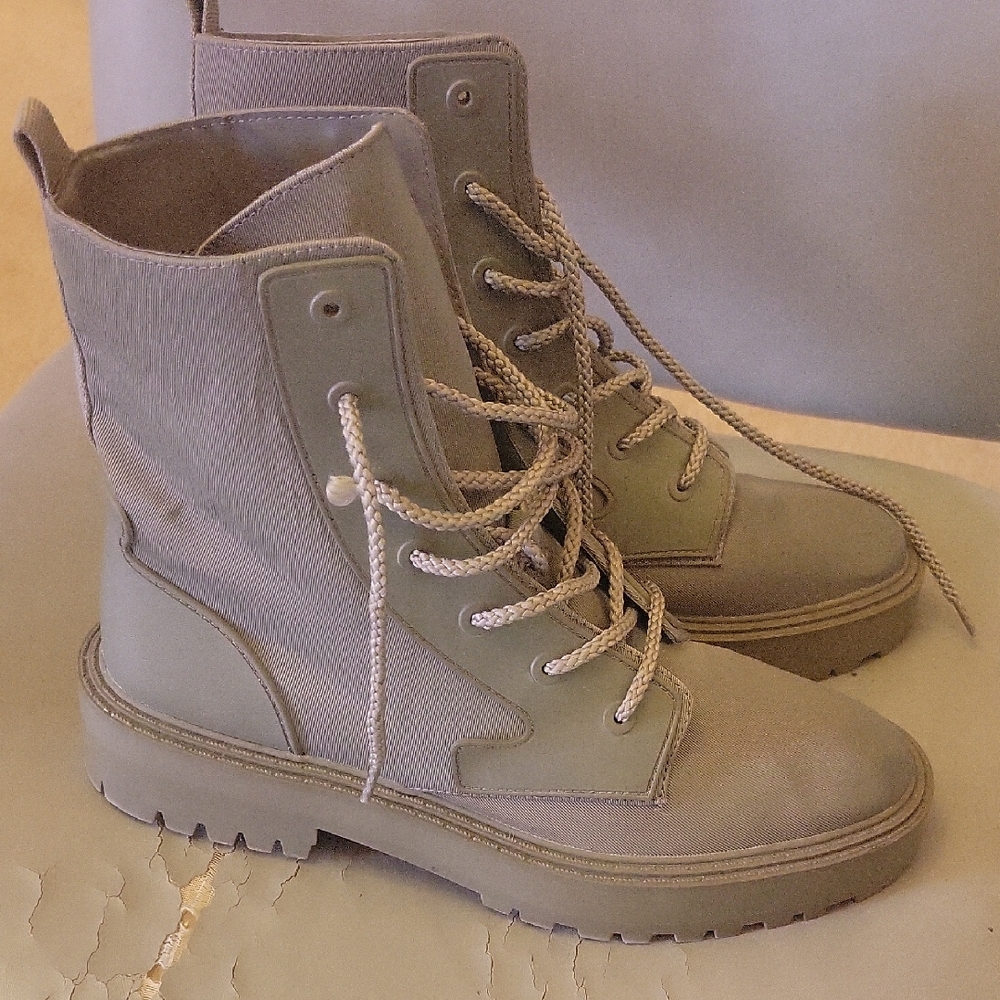 Zara Lace-Up Boots in Olive Green